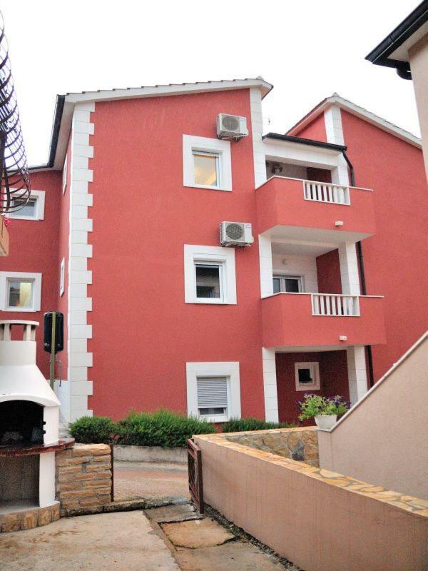 Apartments Mira ロゴズニッツァ エクステリア 写真