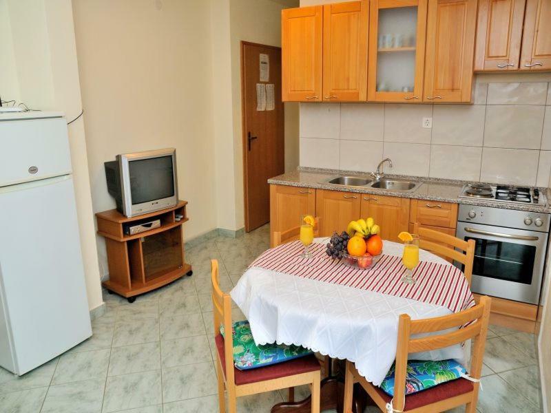 Apartments Mira ロゴズニッツァ エクステリア 写真